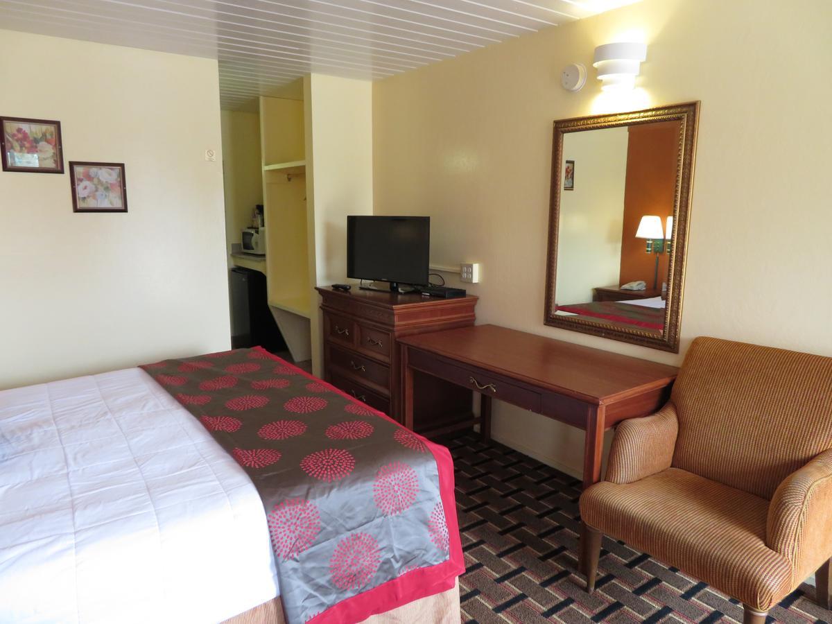 Royal Crest Motel Medford Esterno foto