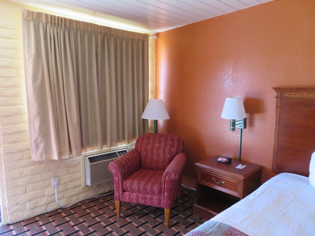 Royal Crest Motel Medford Esterno foto
