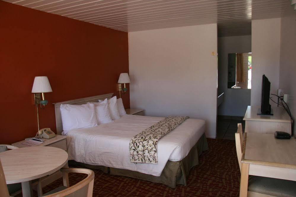 Royal Crest Motel Medford Esterno foto